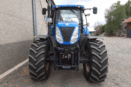New Holland, T7.235