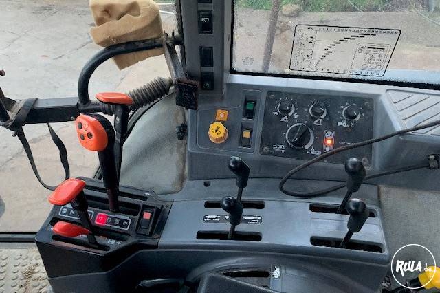 Ford, 8240 SLE