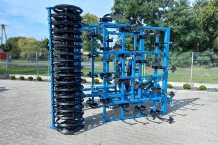 made in poland Schijveneg cultivator diepwoeler 