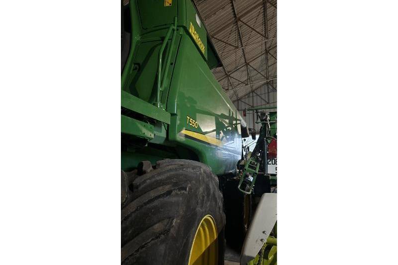 John Deere, T550