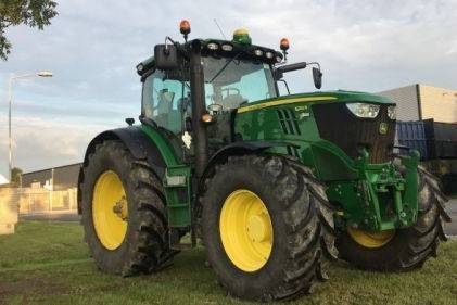 John Deere 6210R 