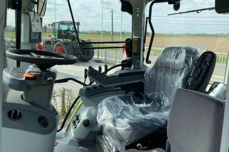 Claas Arion 630 CIS 