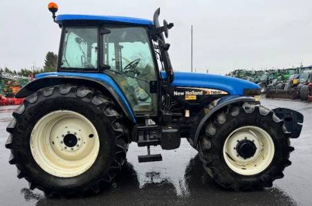 New Holland, TM140