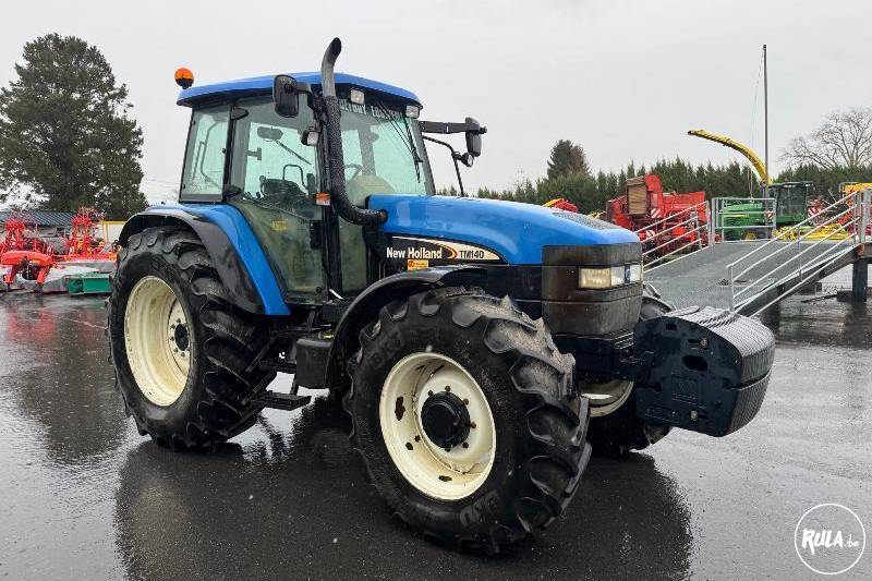 New Holland, TM140