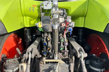 Claas Arion 650 CIS 