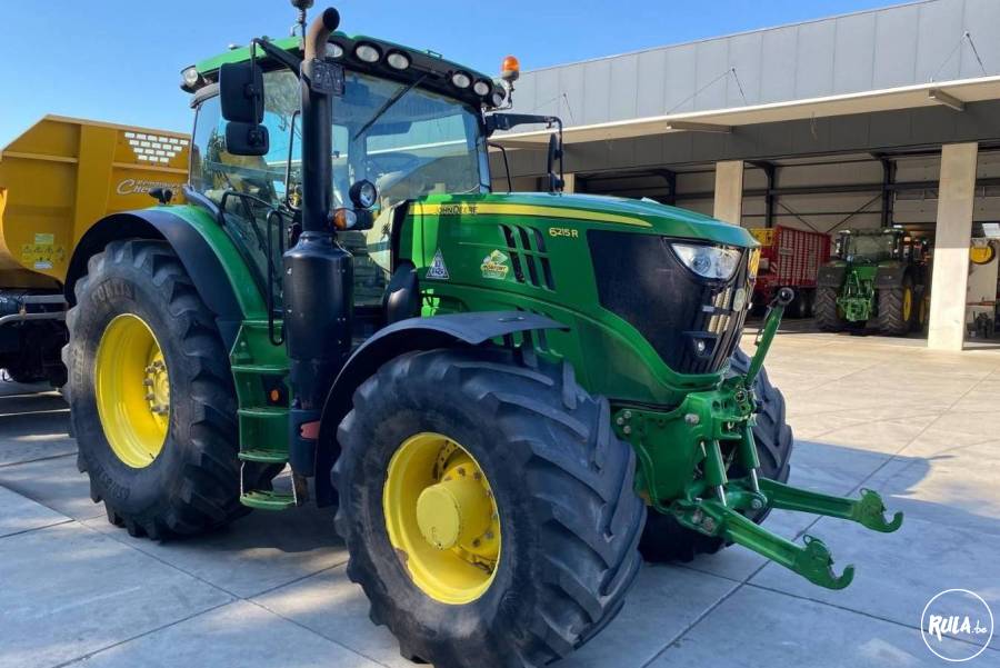 John Deere 6215R 