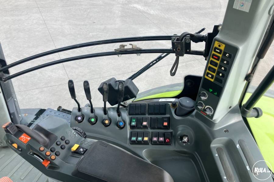 Claas Axion 830 CIS Claas Axion 830 CIS