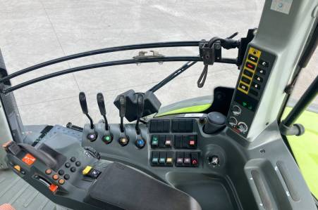 Claas Axion 830 CIS Claas Axion 830 CIS