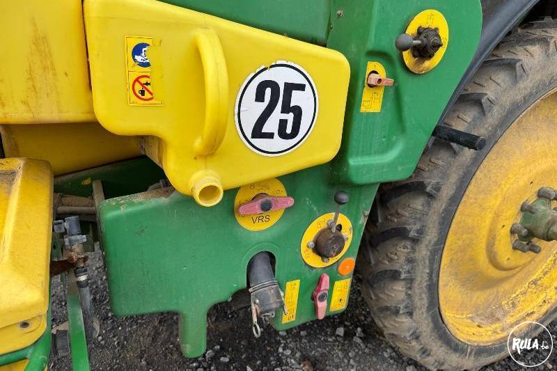 John Deere, 832