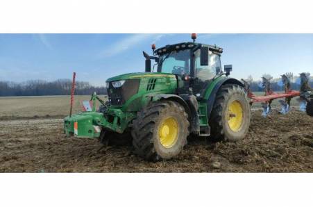 John Deere, 6215R