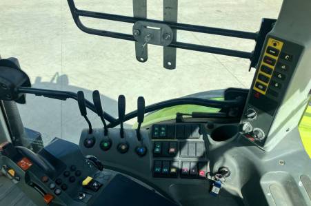 Claas Arion 650 CIS 