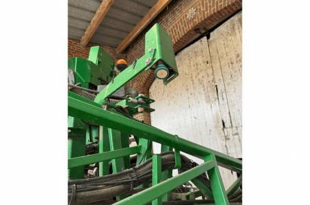John Deere, 832I