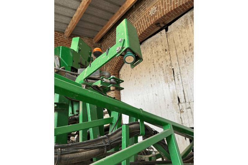John Deere, 832I