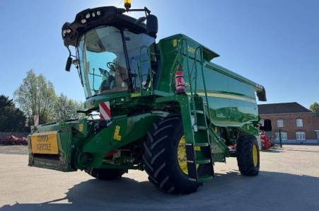 John Deere, T550