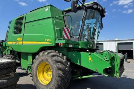 John Deere, T560