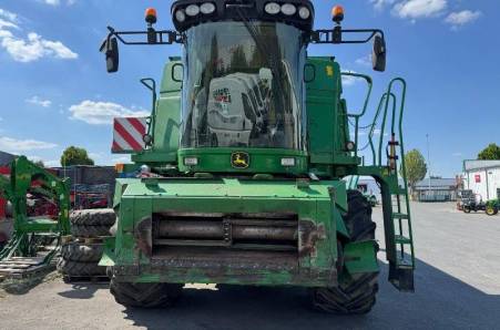 John Deere, T560