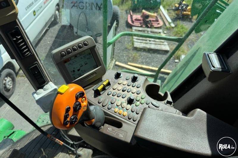 John Deere, T560