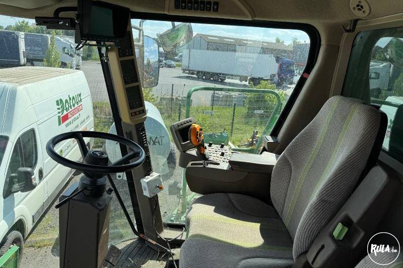 John Deere, T560