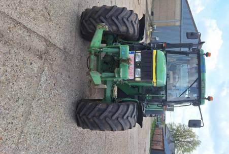 John Deere 6610 