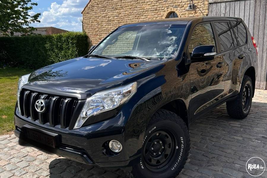 Toyota LAND CRUISER 150 