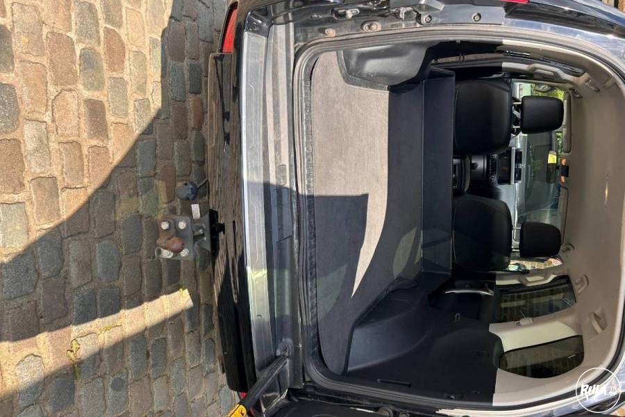 Toyota LAND CRUISER 150 