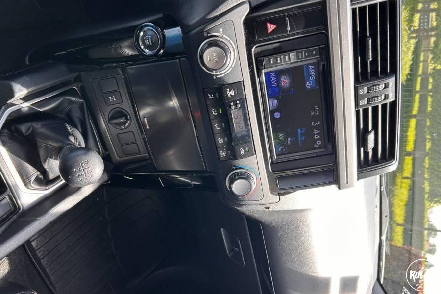 Toyota LAND CRUISER 150 