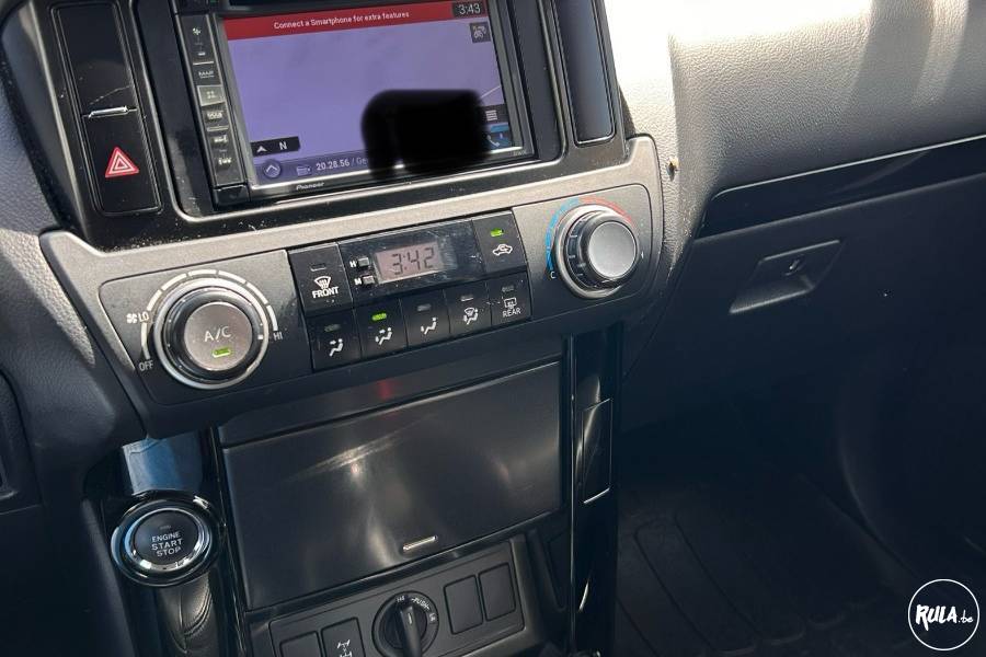 Toyota LAND CRUISER 150 