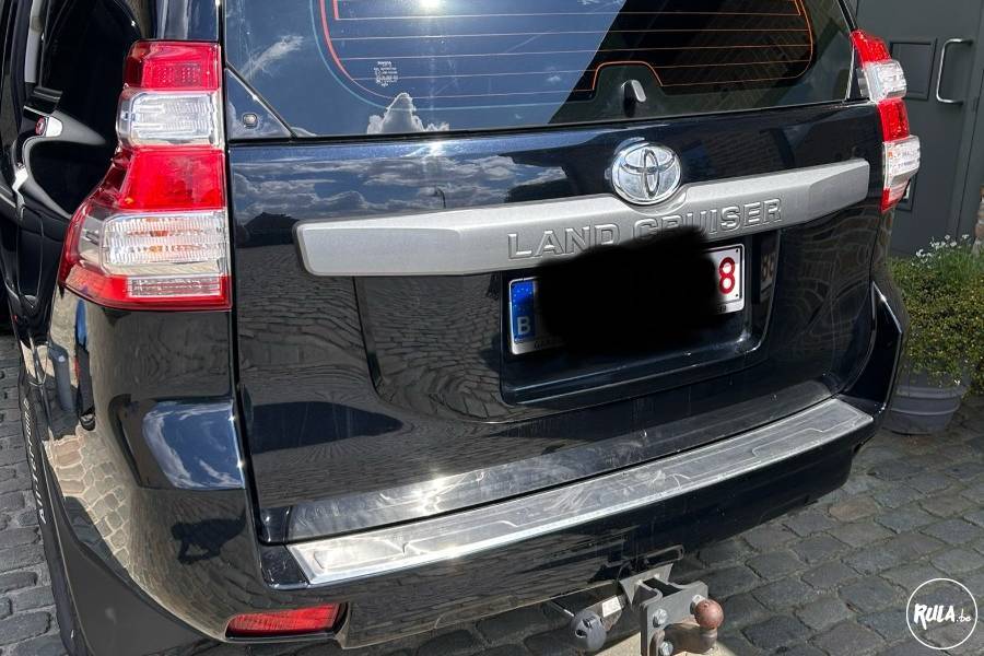 Toyota LAND CRUISER 150 
