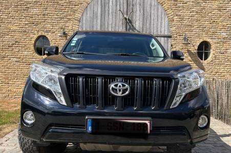 Toyota LAND CRUISER 150 