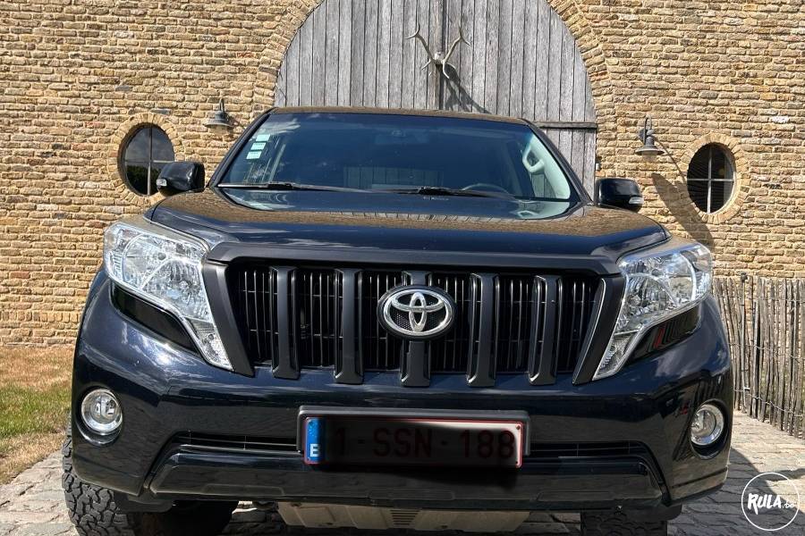 Toyota LAND CRUISER 150 