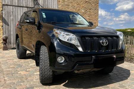 Toyota LAND CRUISER 150 