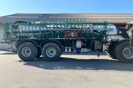 Claas Xerion 4000 + mengmesttank 