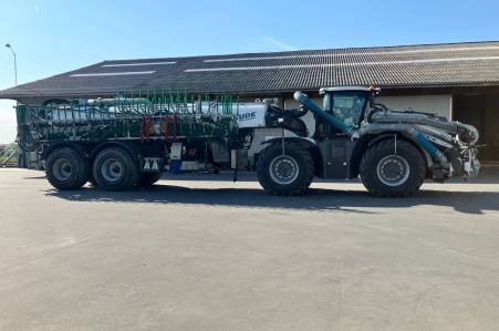 Claas Xerion 4000 + mengmesttank 