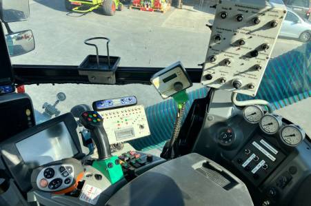 Claas Xerion 4000 + mengmesttank 