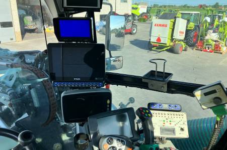 Claas Xerion 4000 + mengmesttank 