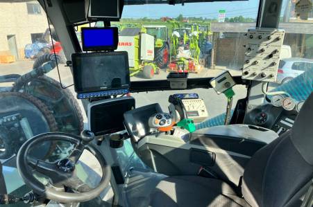 Claas Xerion 4000 + mengmesttank 