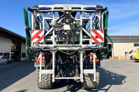 Claas Xerion 4000 + mengmesttank 