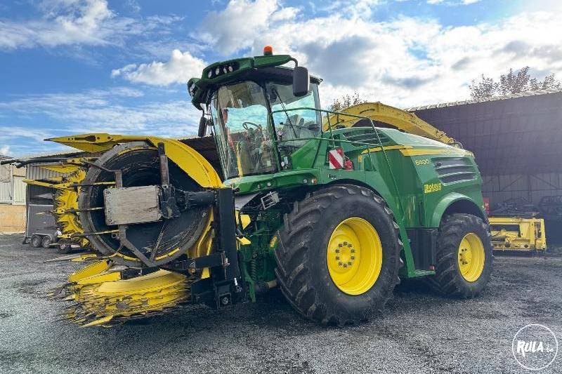 John Deere 8400 
