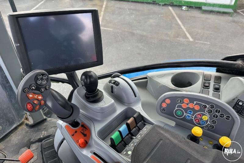 New Holland, T6.165