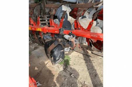 Kuhn, VARIMASTER 122