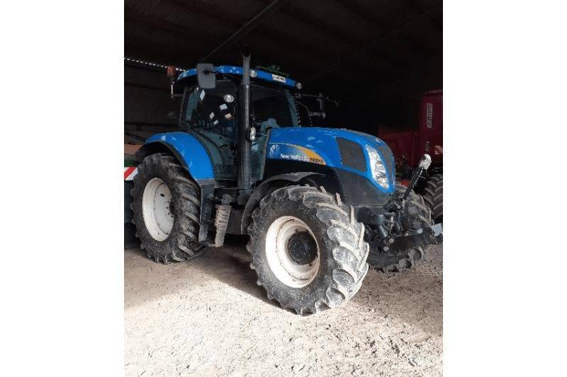 New Holland, T6070