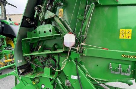 John Deere, 864