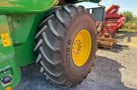 John Deere, T660
