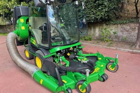 John Deere, 1585