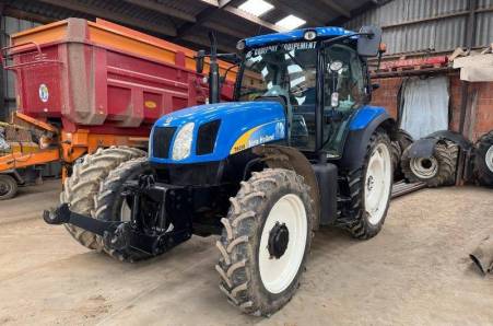 New Holland, T6030
