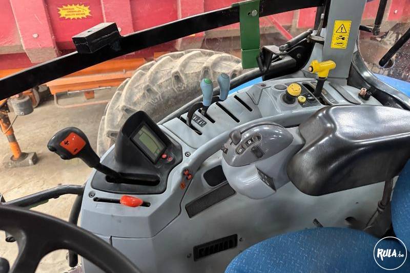New Holland, T6030