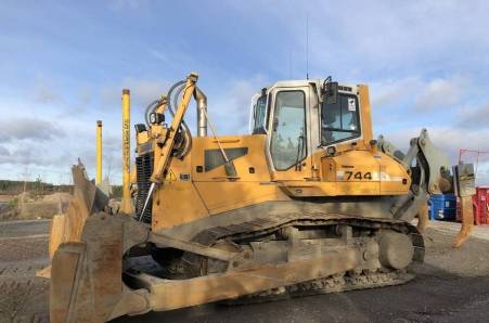 Liebherr Pelle sur chenilles  PR 744L 