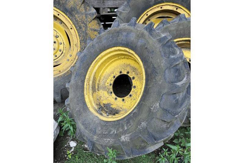 John Deere, 6910