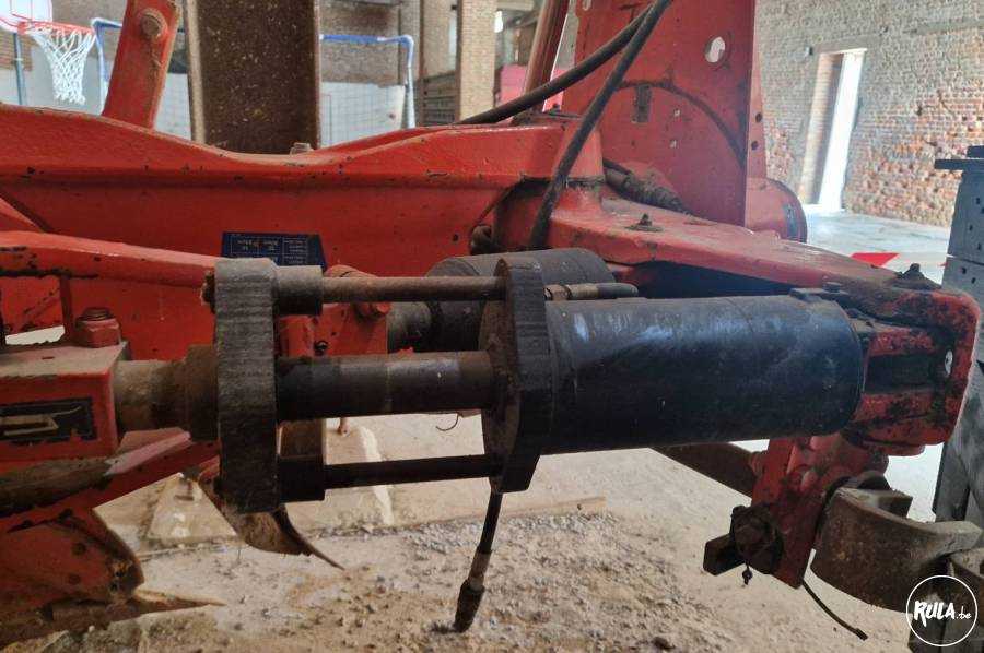 Huard Charrue Losange avec roue de transport 