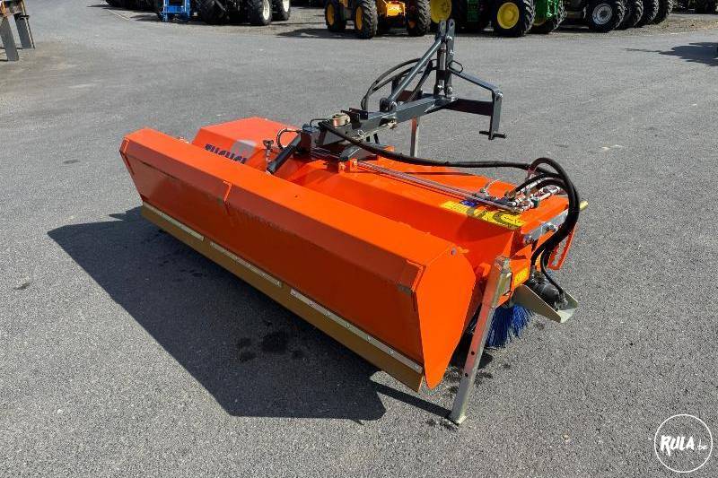 PLUS 590